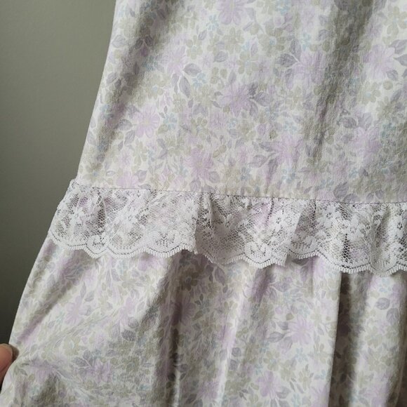 Handmade floral prarie skirt with lace trim - Picture 8 of 12
